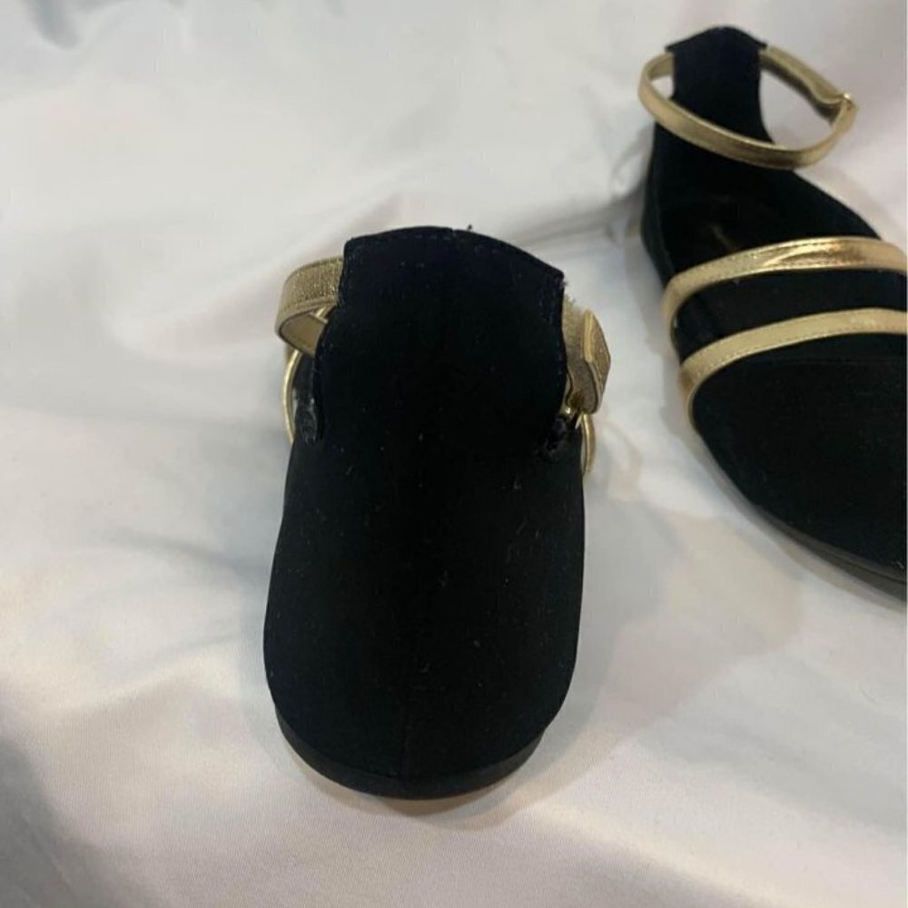 GIRLS American eagle shoes. Brand new. Never worn. Size 3.5. $20. Black/gold. - Picture 3 of 6